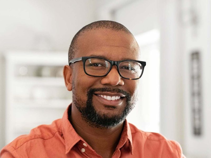 african-mature-man-with-spectacles-BU6WCDS.jpg